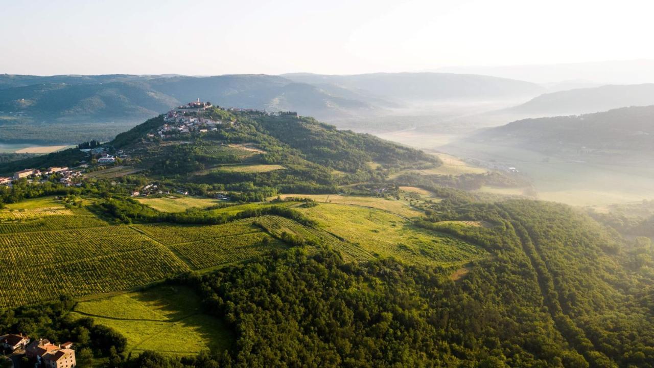 Villa Meloni Motovun Buitenkant foto